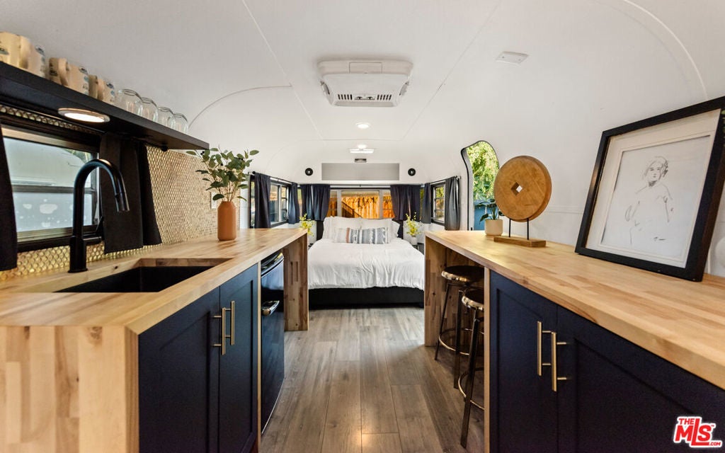 Photo of Listing #25483829