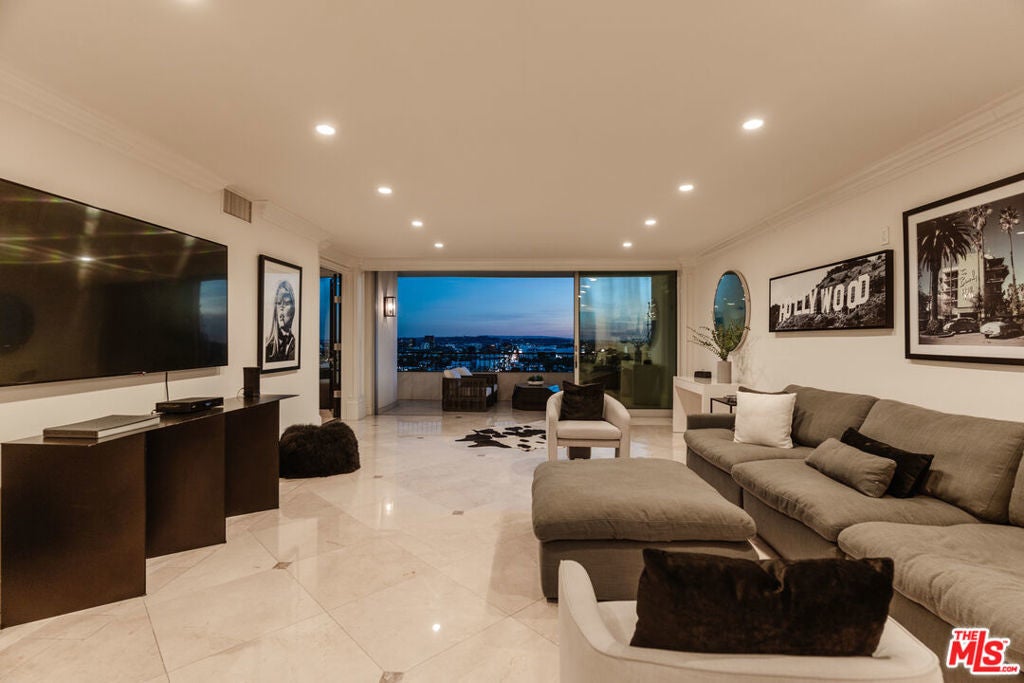 Photo of Listing #25488789