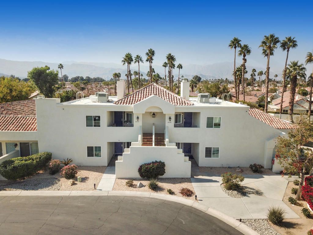 43735 Avenida Alicante, Palm Desert