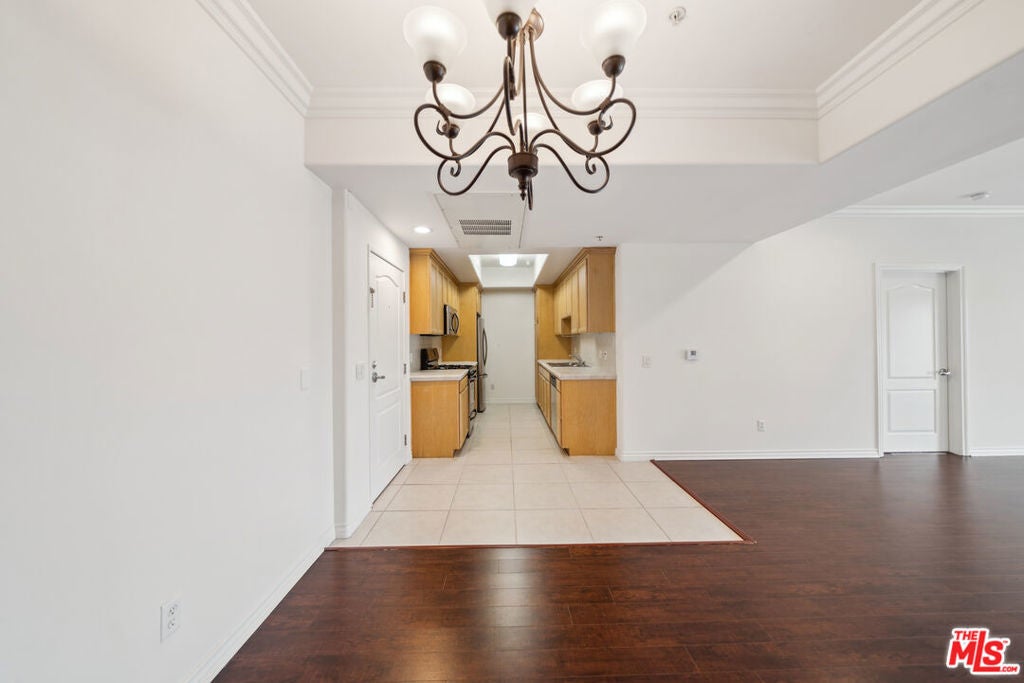 Photo of Listing #25491855