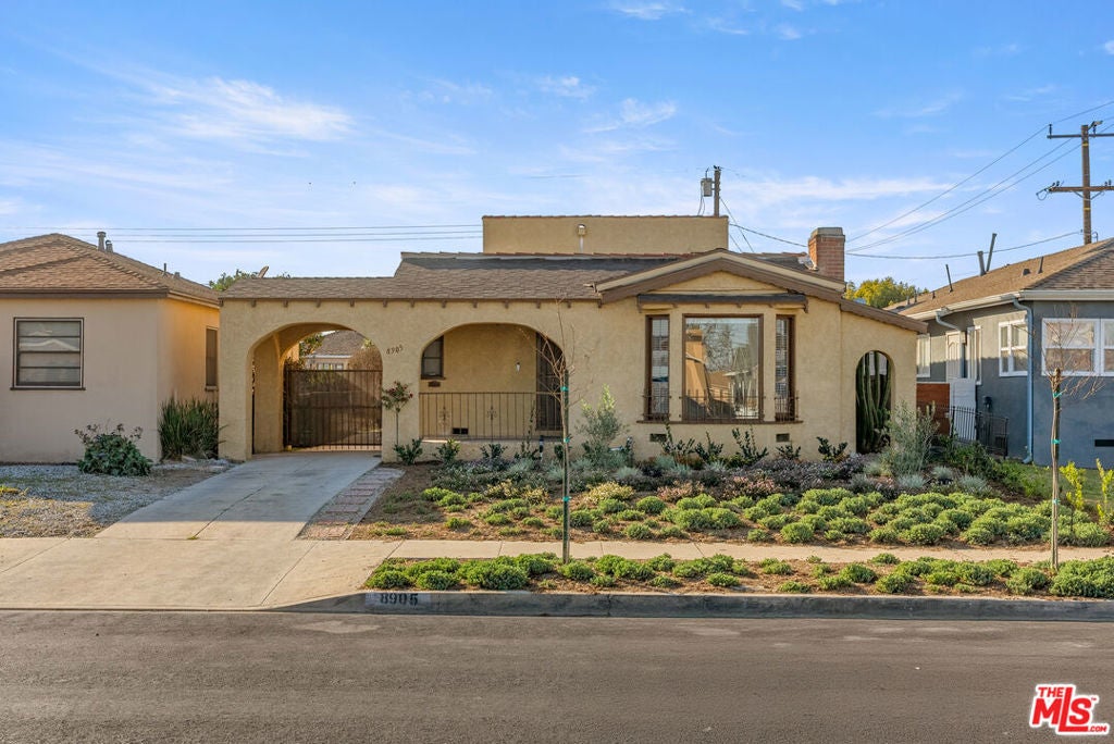 Photo of Listing #25493553