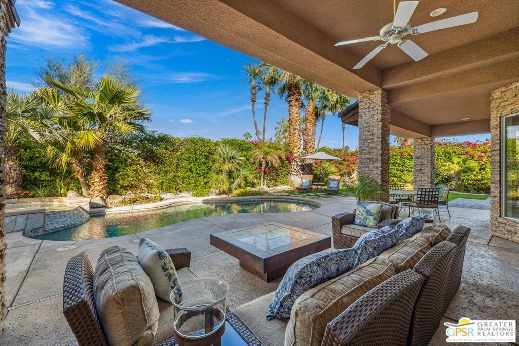 2 Varsity Circle, Rancho Mirage