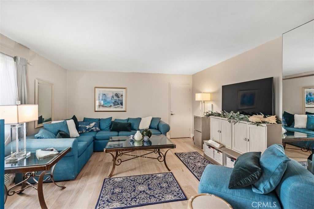 Photo of Listing #OC25029369