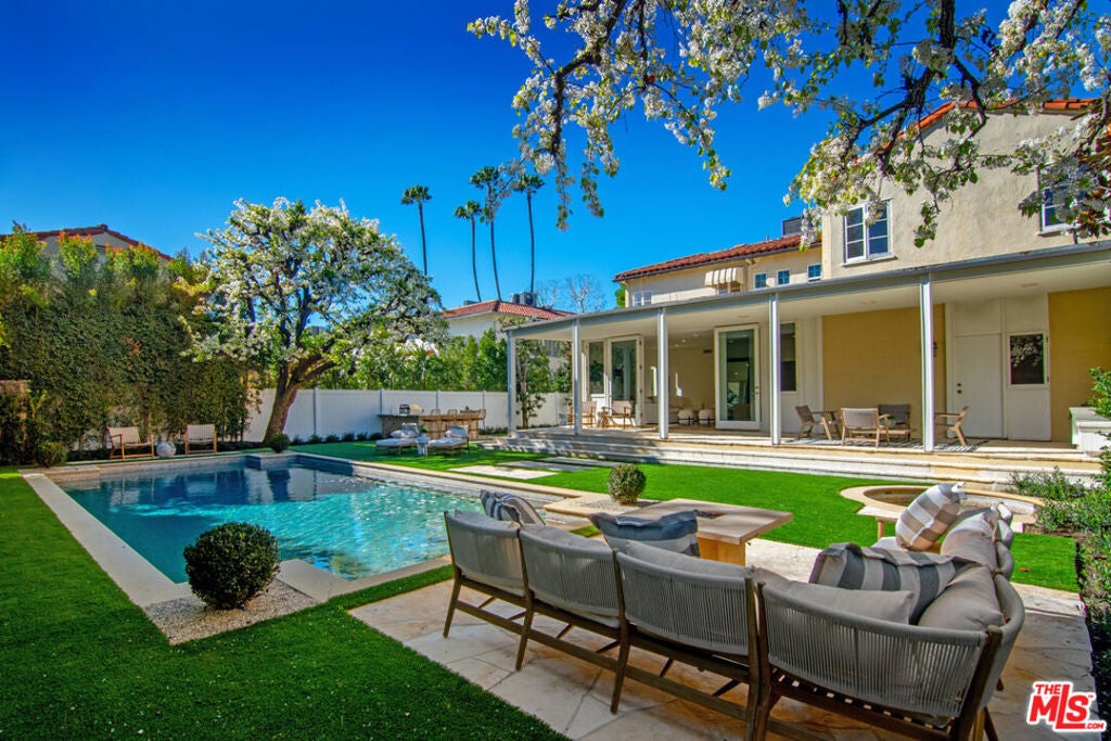 Photo of Listing #25499853