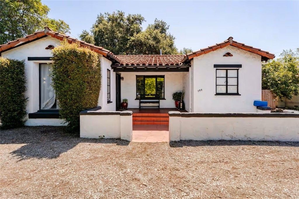 1574 N Orange Grove Avenue, Pomona