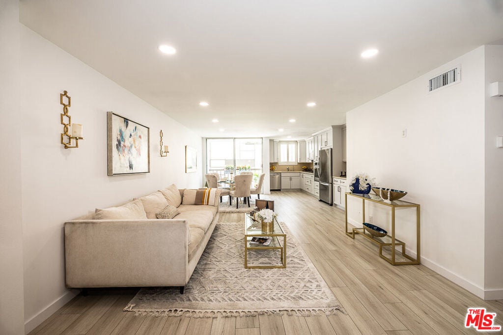 Photo of Listing #25504835