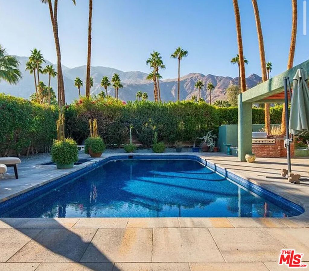 817 N Via Monte Vista, Palm Springs