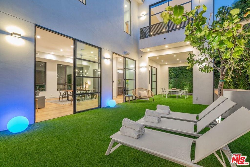 346 N Kings Road, Los Angeles