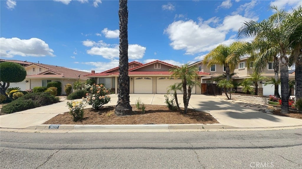 Photo of Listing #IV25079207