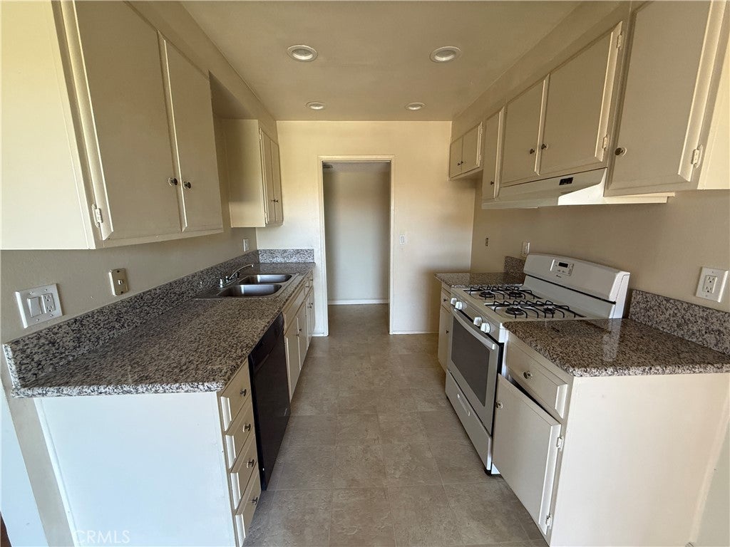 Photo of Listing #OC25090304