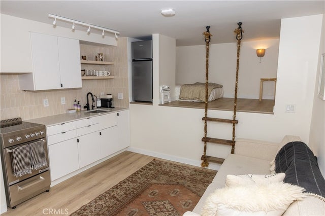 160 Avenida Florencia # C, San Clemente.