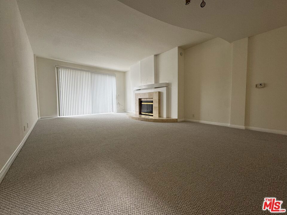 Photo of Listing #25533155