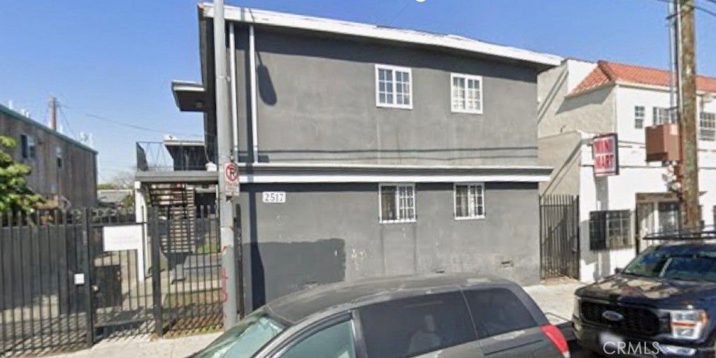 2517 W 54th Street, Los Angeles