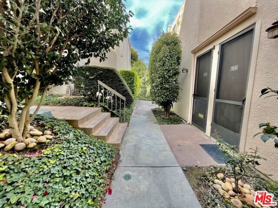 Photo of Listing #25533483