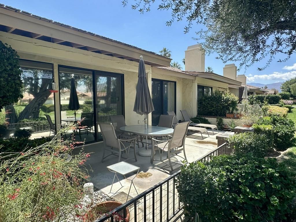 347 Gran Via, Palm Desert