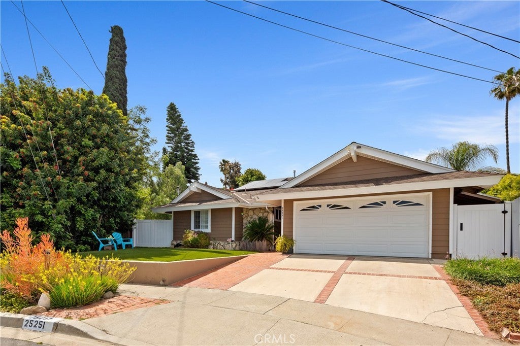 Photo of Listing #OC25100387