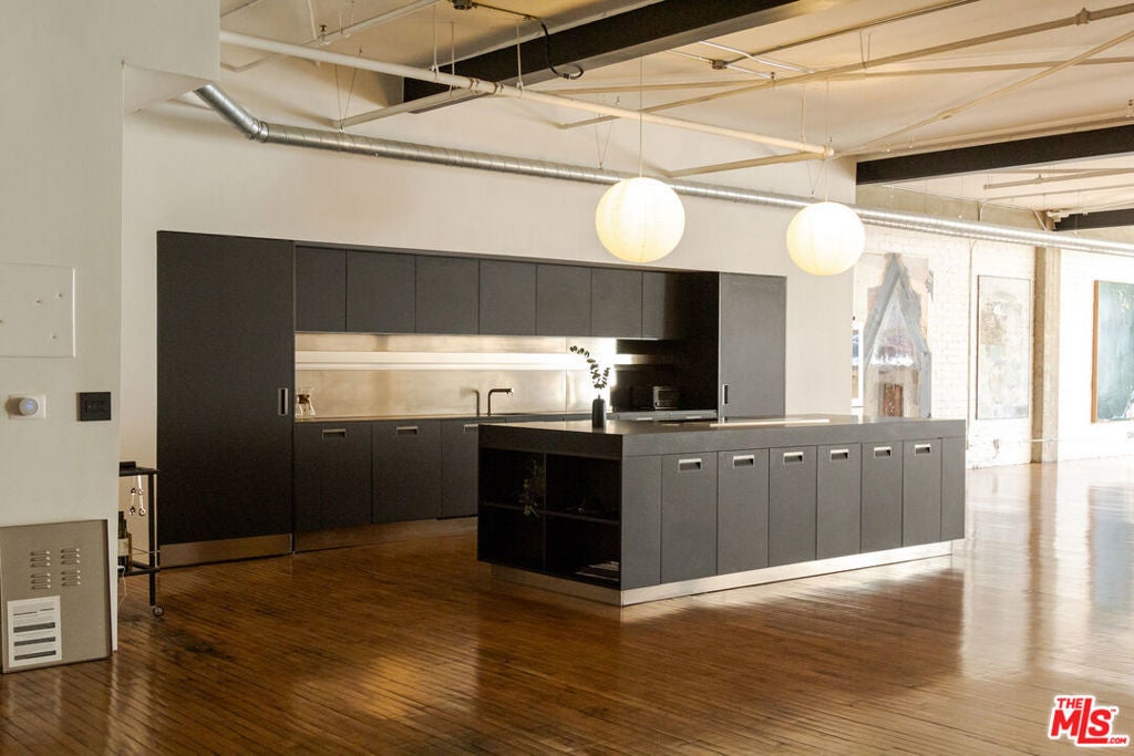 Photo of Listing #25535931