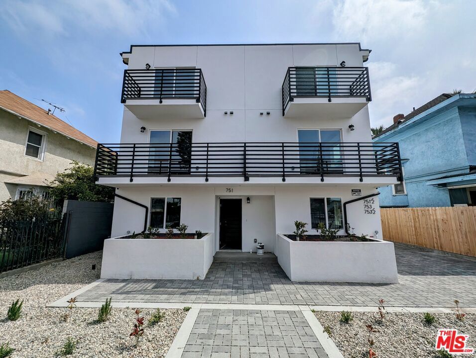 Photo of Listing #25536223