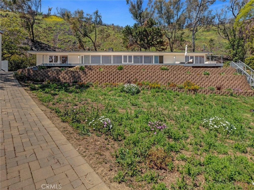 Photo of Listing #SR25109185