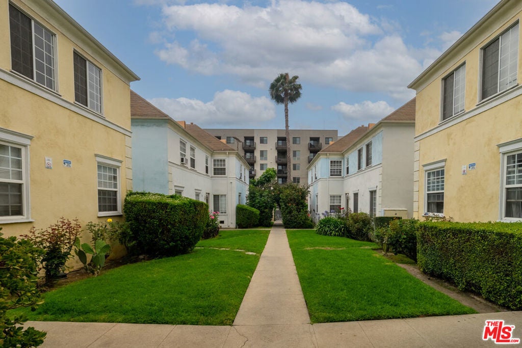 6773 Yucca Street # 4, Los Angeles