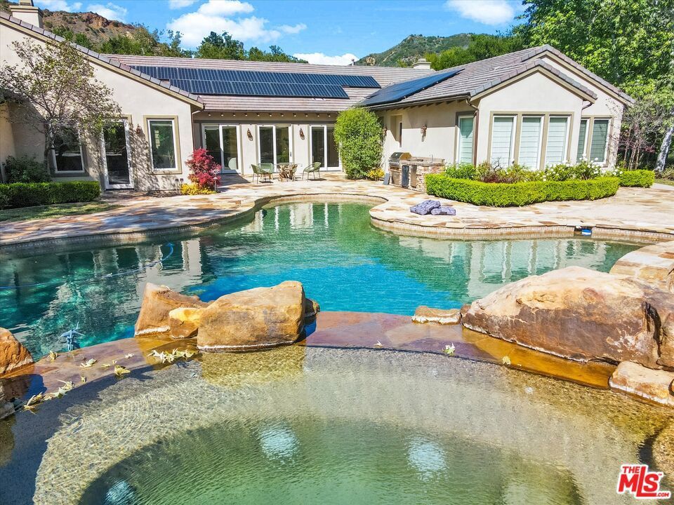 Photo of Listing #25540955