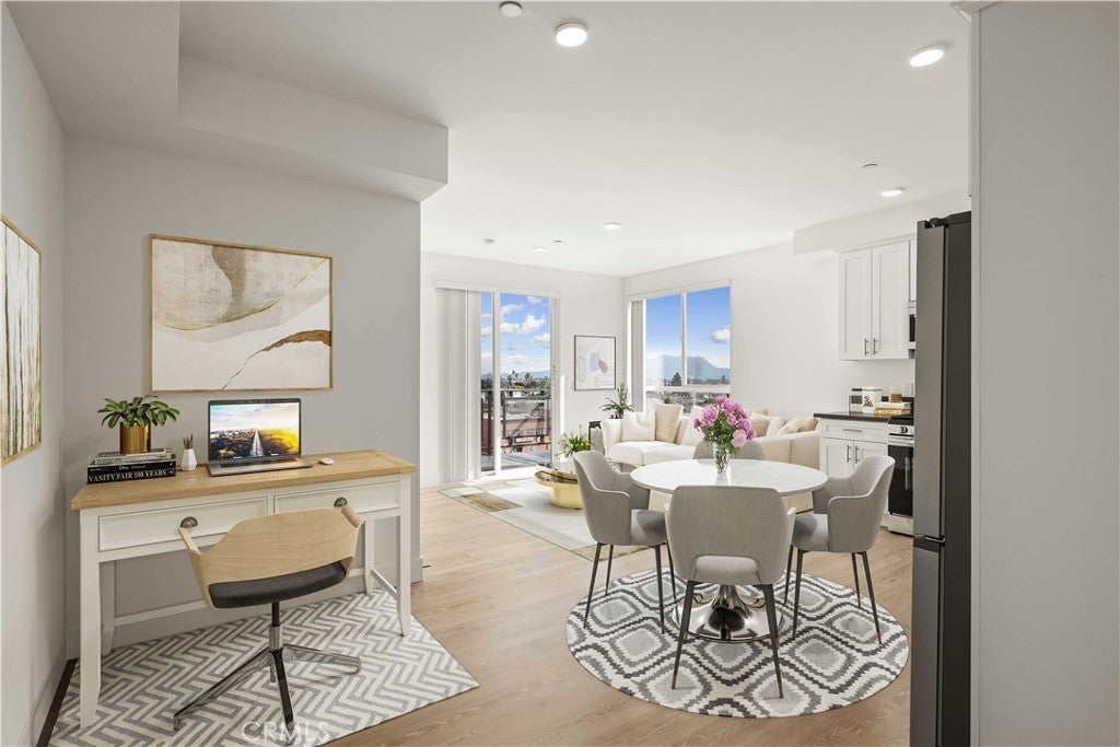 Photo of Listing #SR25132678