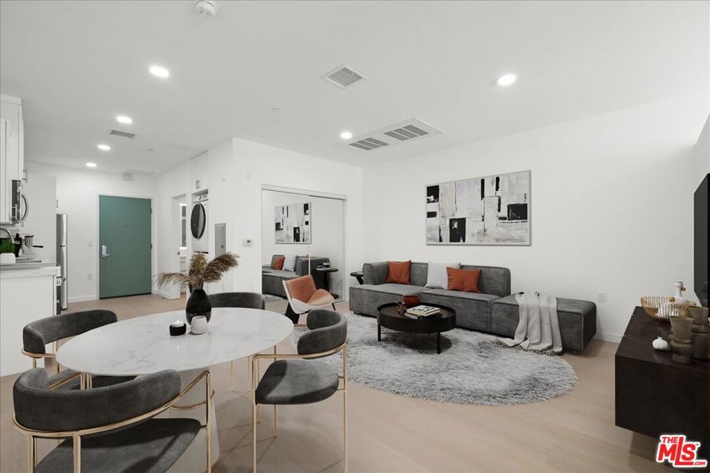 Photo of Listing #25552435