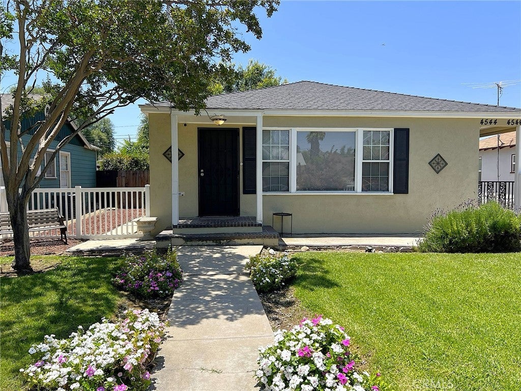 Photo of Listing #IV25139303