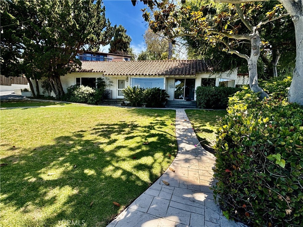 Photo of Listing #PV25138008