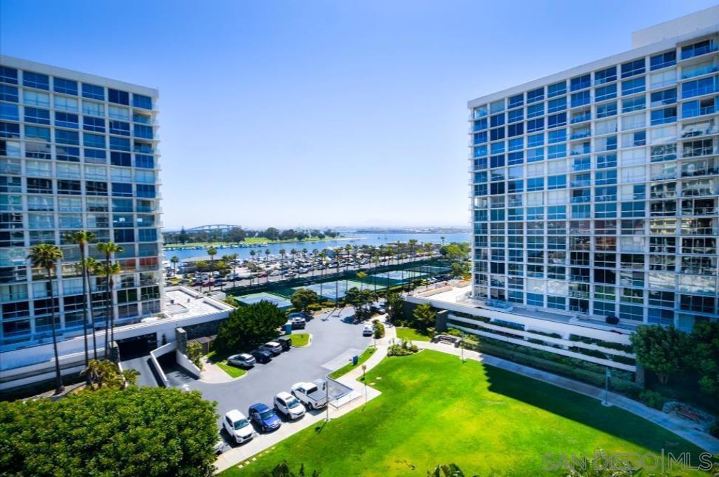1720 Avenida Del Mundo # 607, Coronado