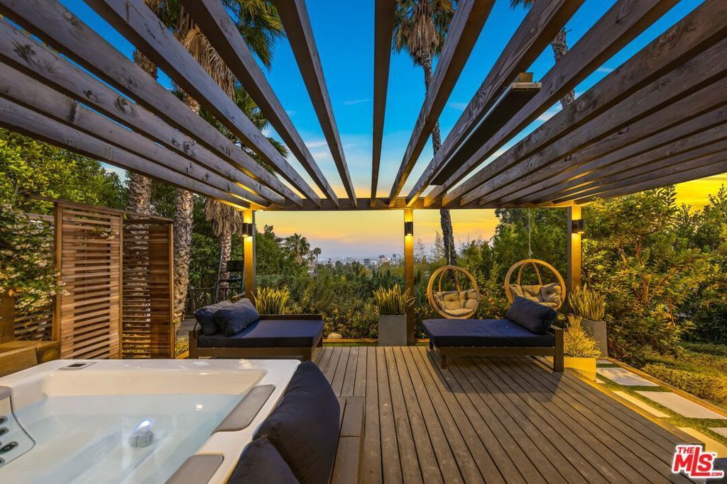 6345 Bryn Mawr Drive, Los Angeles