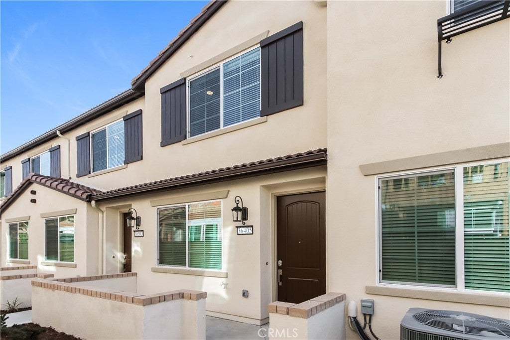 Photo of Listing #SW25144404