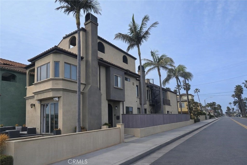 Photo of Listing #IV25146429