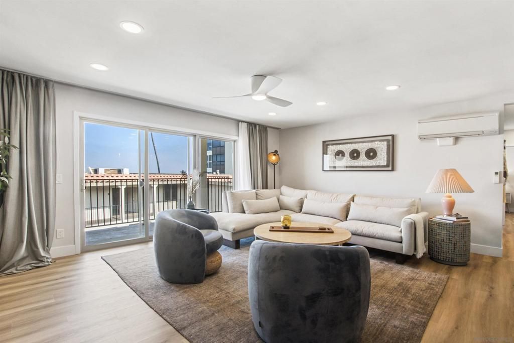 909 Coast # 12, La Jolla