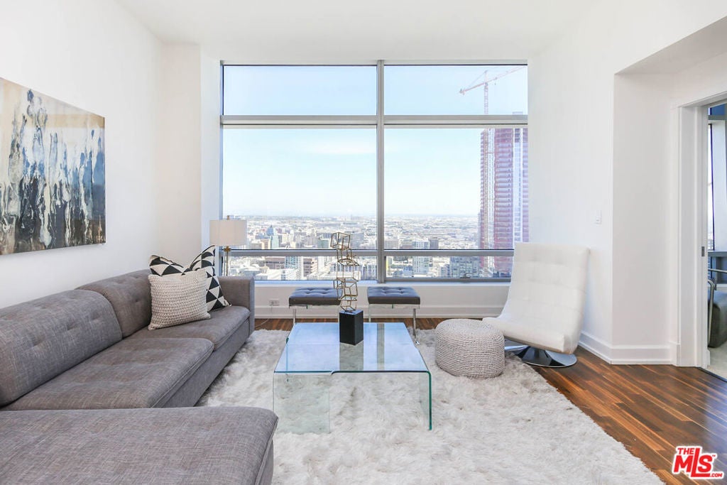 Photo of Listing #25563999