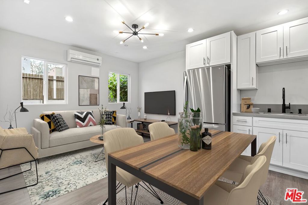 Photo of Listing #25557209