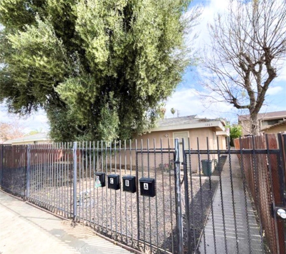 Photo of Listing #IV25160235