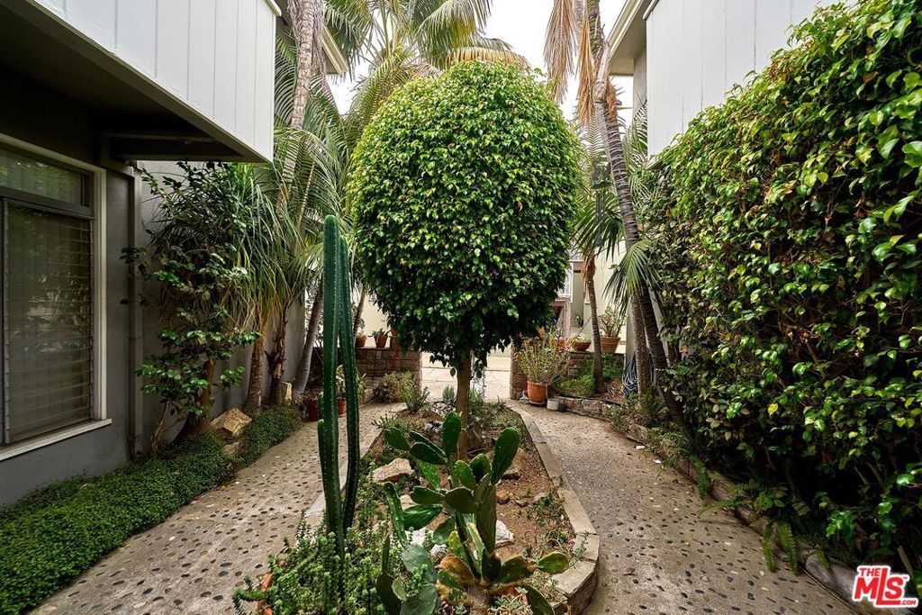 Photo of Listing #25569423