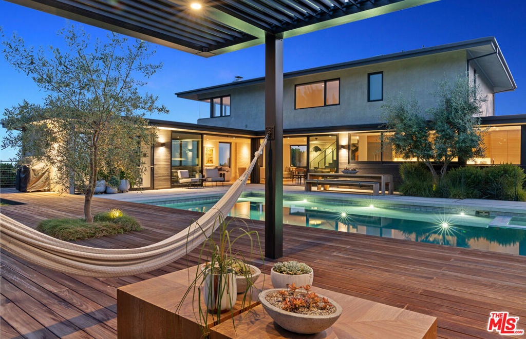 Photo of Listing #25568091