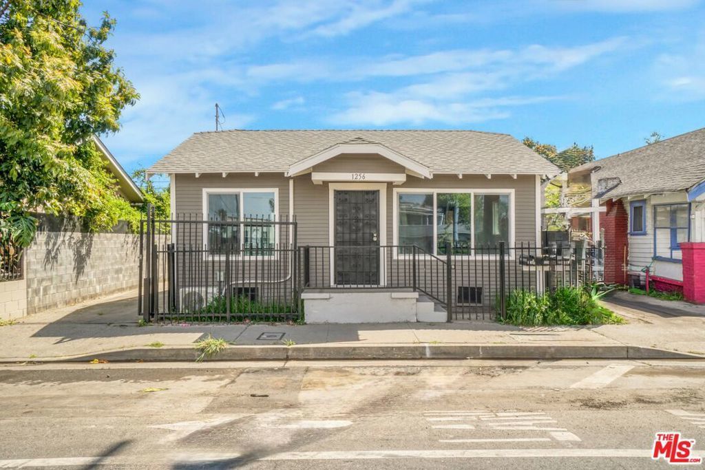 1254 1/2 Exposition Boulevard, Los Angeles
