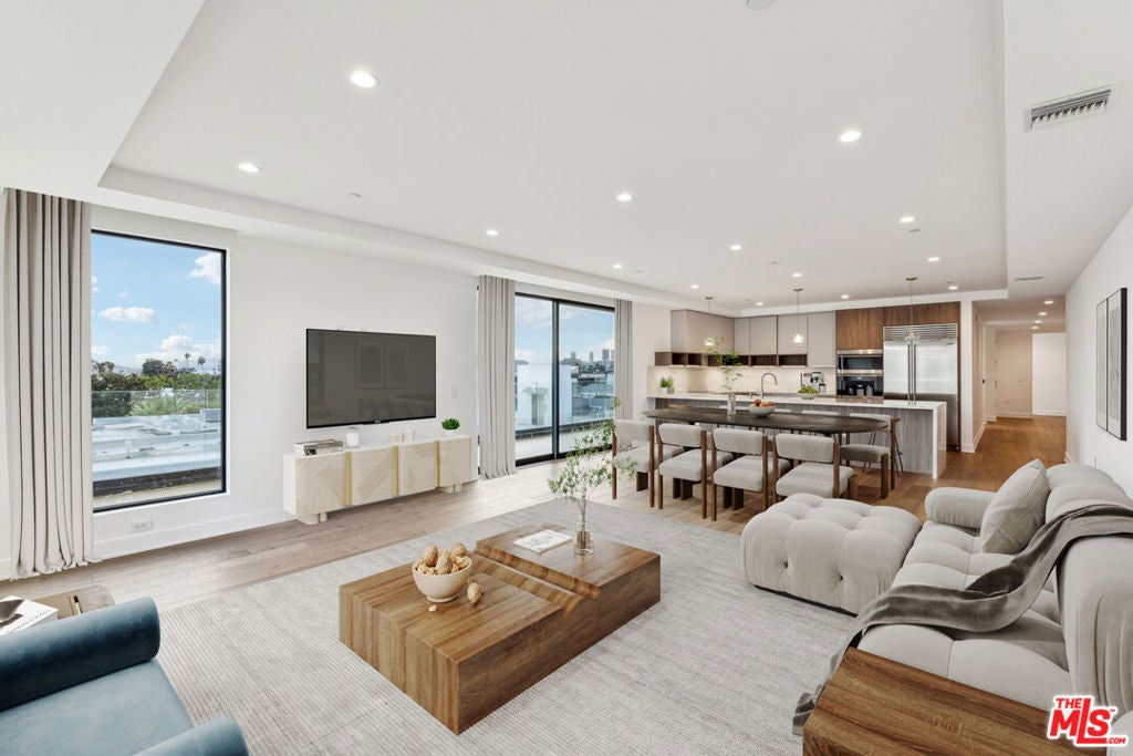 Photo of Listing #25570233