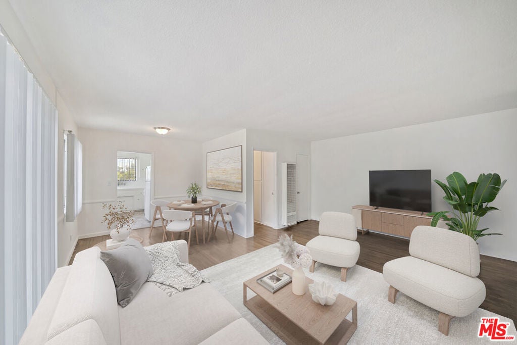 Photo of Listing #25570497