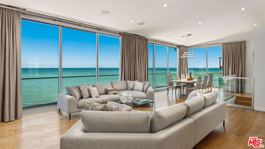 Photo of Listing #25571075