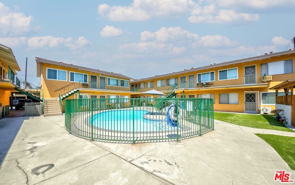 Photo of Listing #25572495