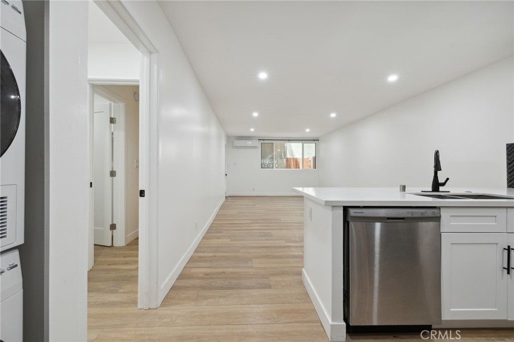 Photo of Listing #SR25122508