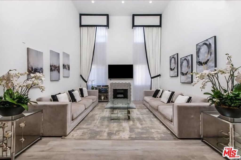 Photo of Listing #25572837