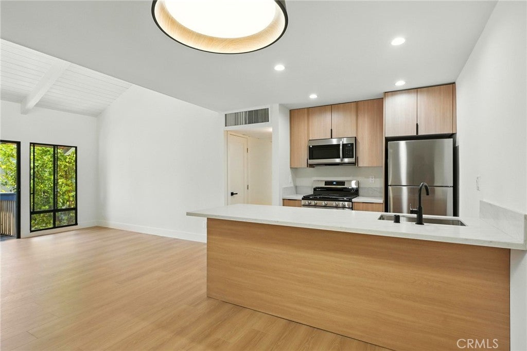 Photo of Listing #SR25174567