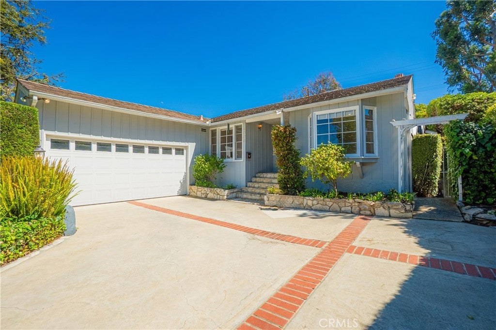 Photo of Listing #PV25175435