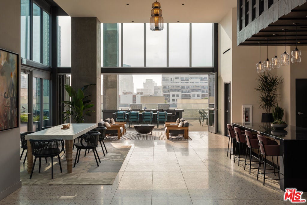 Photo of Listing #25574315