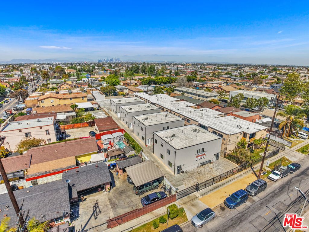649 W 92nd Street, Los Angeles